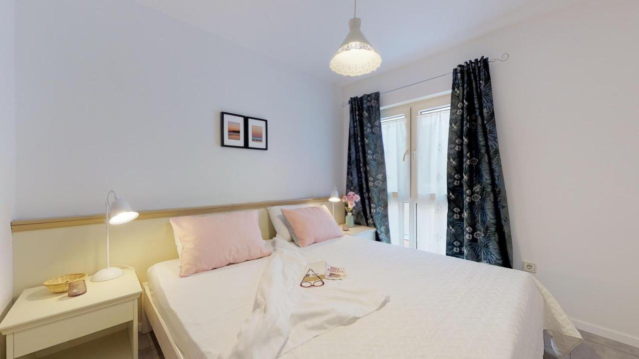 Mirta Deluxe Superior 5 Star Apartment, Your Piece Of Heaven By The Sea & Park, With Sea & Park View Novigrad Istria Kültér fotó