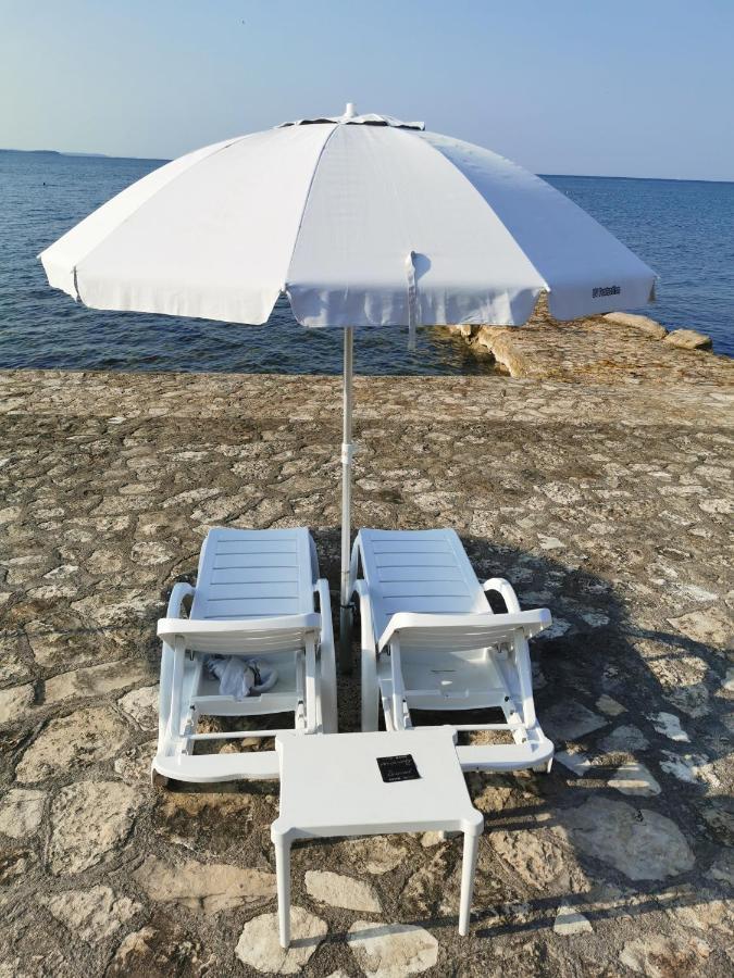 Mirta Deluxe Superior 5 Star Apartment, Your Piece Of Heaven By The Sea & Park, With Sea & Park View Novigrad Istria Kültér fotó