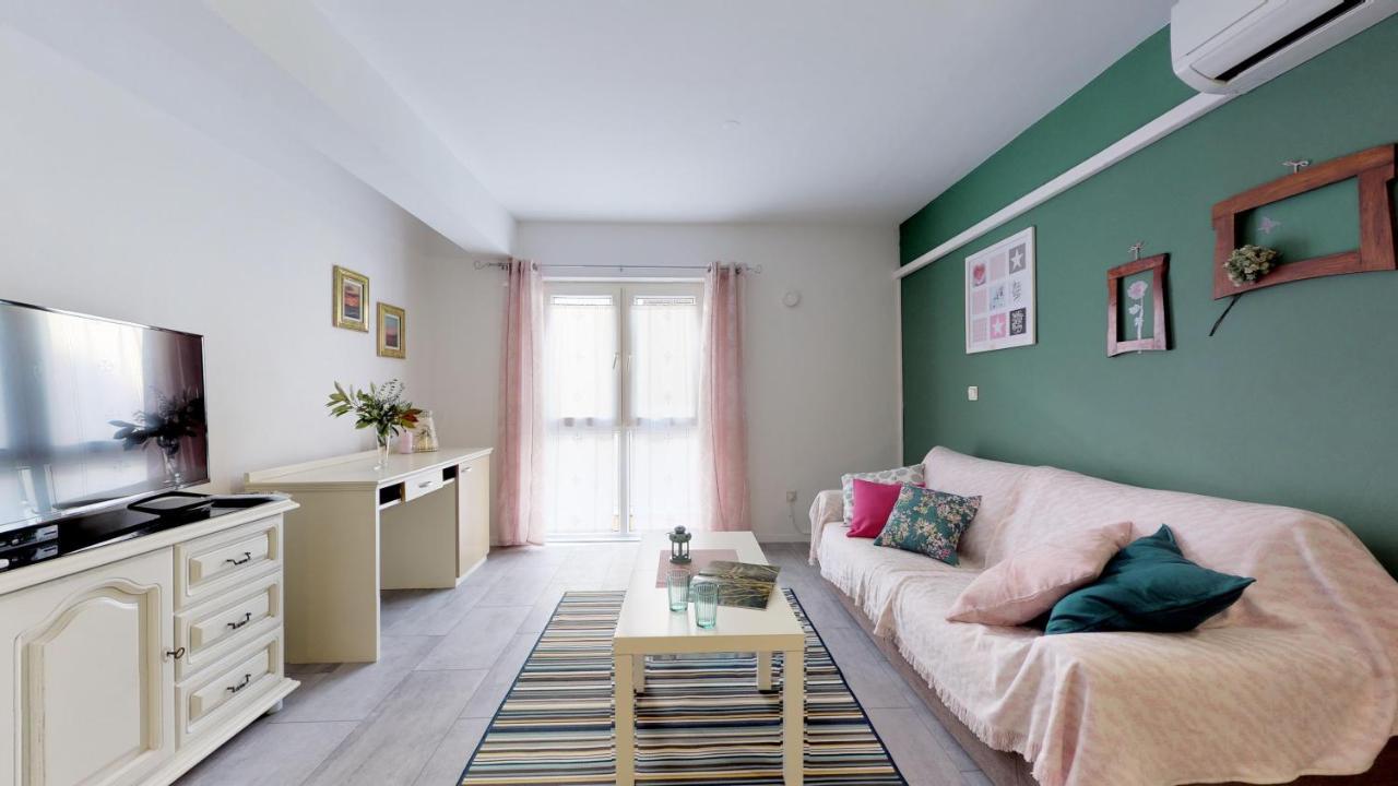 Mirta Deluxe Superior 5 Star Apartment, Your Piece Of Heaven By The Sea & Park, With Sea & Park View Novigrad Istria Kültér fotó