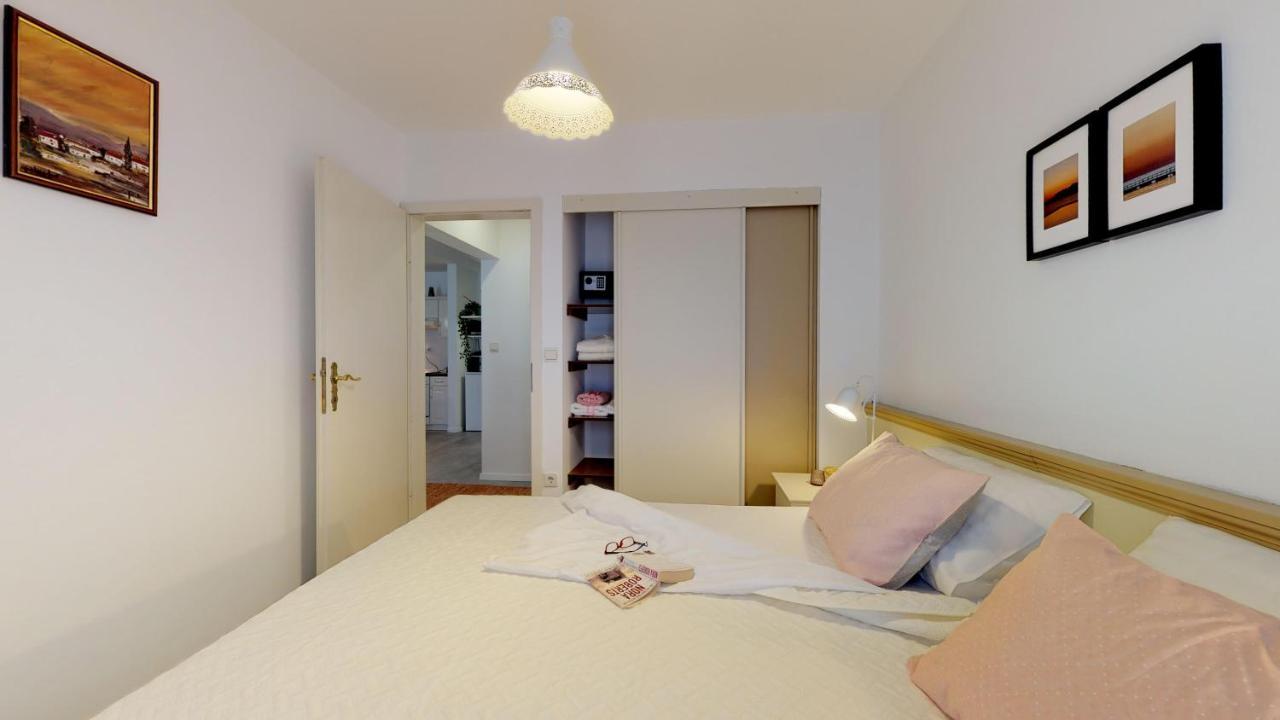 Mirta Deluxe Superior 5 Star Apartment, Your Piece Of Heaven By The Sea & Park, With Sea & Park View Novigrad Istria Kültér fotó