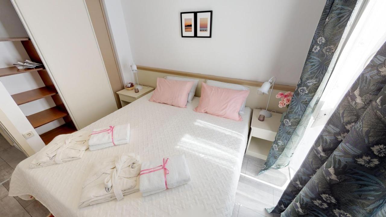 Mirta Deluxe Superior 5 Star Apartment, Your Piece Of Heaven By The Sea & Park, With Sea & Park View Novigrad Istria Kültér fotó