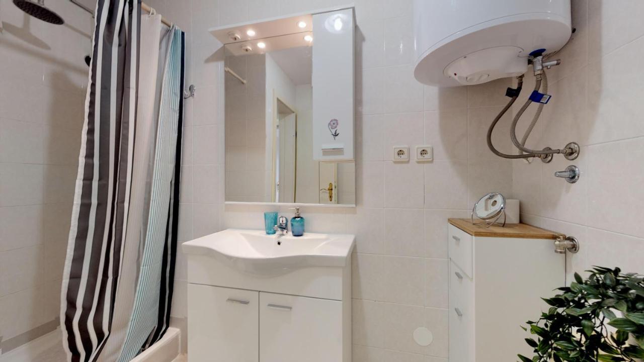 Mirta Deluxe Superior 5 Star Apartment, Your Piece Of Heaven By The Sea & Park, With Sea & Park View Novigrad Istria Kültér fotó