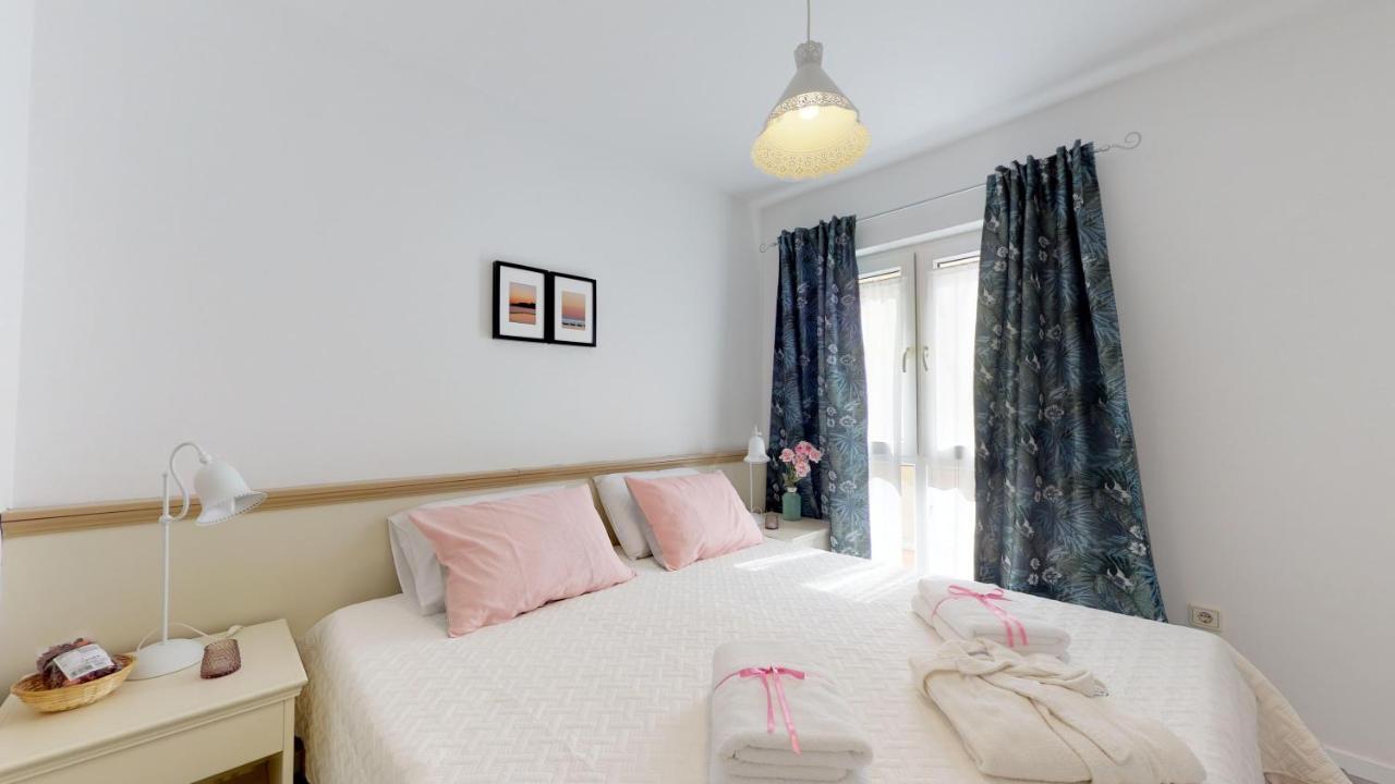 Mirta Deluxe Superior 5 Star Apartment, Your Piece Of Heaven By The Sea & Park, With Sea & Park View Novigrad Istria Kültér fotó