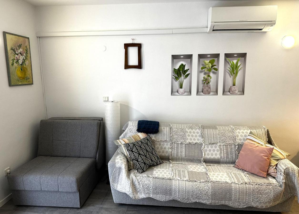 Mirta Deluxe Superior 5 Star Apartment, Your Piece Of Heaven By The Sea & Park, With Sea & Park View Novigrad Istria Kültér fotó