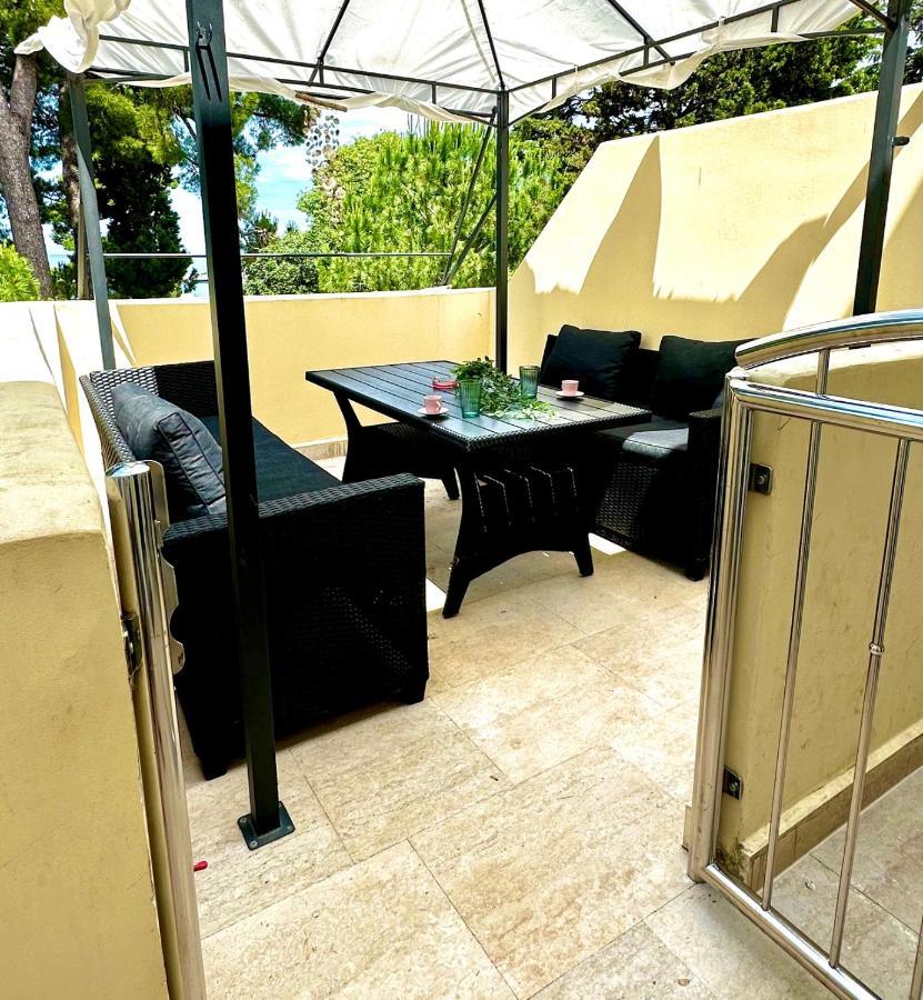 Mirta Deluxe Superior 5 Star Apartment, Your Piece Of Heaven By The Sea & Park, With Sea & Park View Novigrad Istria Kültér fotó